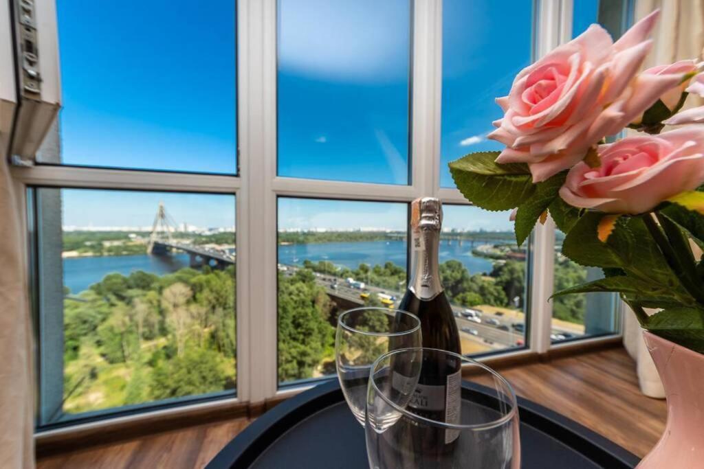 Apartments With Crazy Panoramic View Of The Dniepr Киев Экстерьер фото