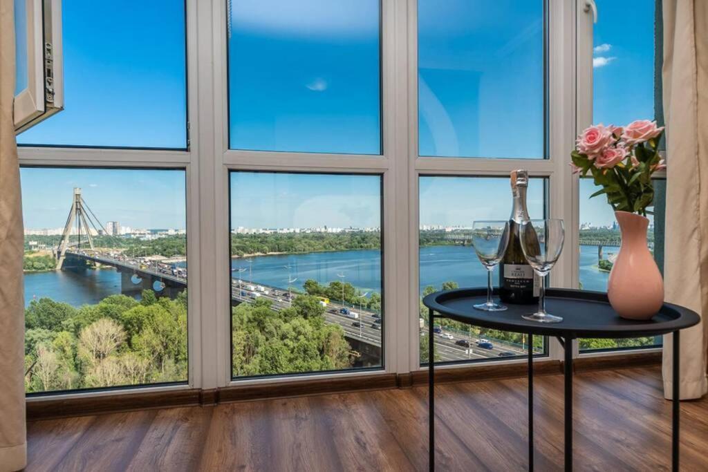 Apartments With Crazy Panoramic View Of The Dniepr Киев Экстерьер фото