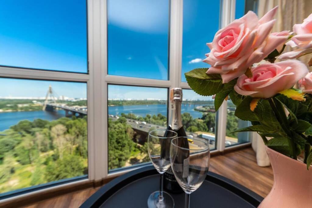 Apartments With Crazy Panoramic View Of The Dniepr Киев Экстерьер фото