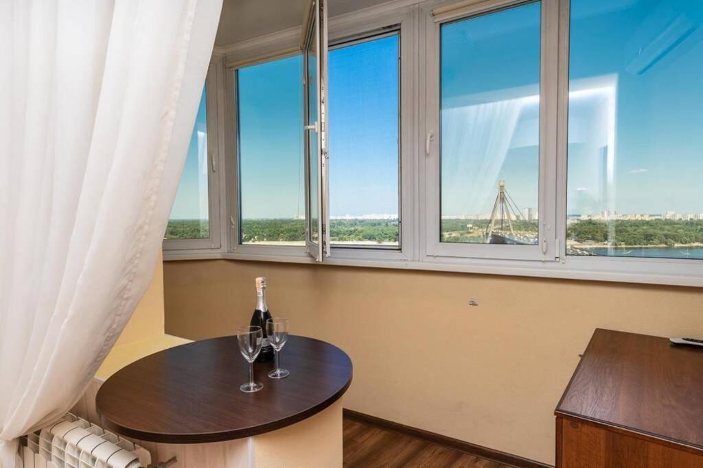 Apartments With Crazy Panoramic View Of The Dniepr Киев Экстерьер фото