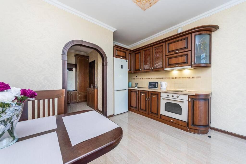 Apartments With Crazy Panoramic View Of The Dniepr Киев Экстерьер фото