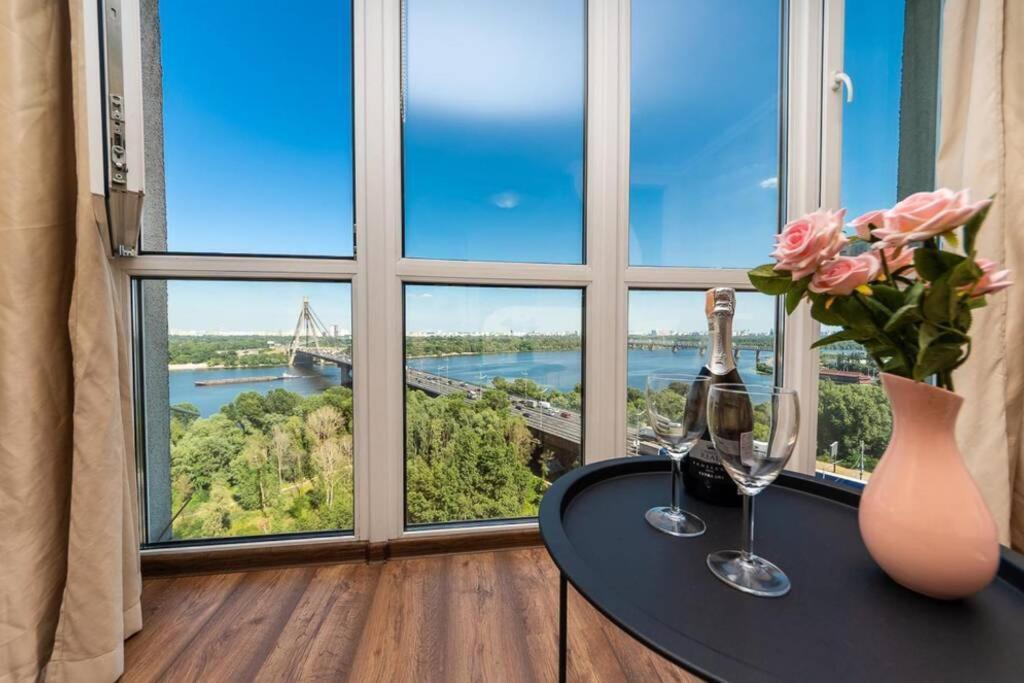 Apartments With Crazy Panoramic View Of The Dniepr Киев Экстерьер фото