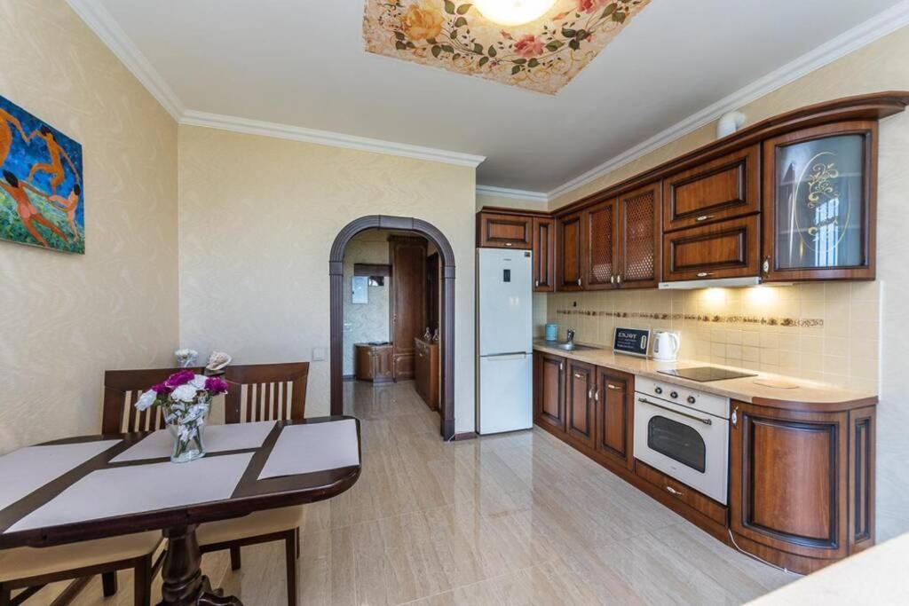 Apartments With Crazy Panoramic View Of The Dniepr Киев Экстерьер фото